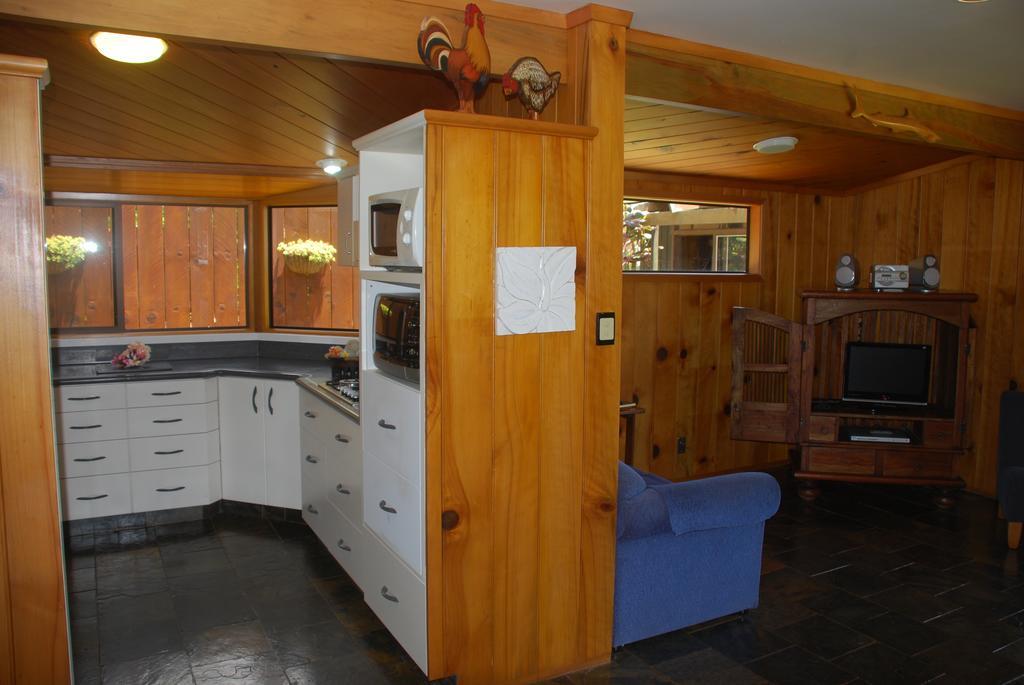 Coast Norfolk Island Burnt Pine Quarto foto